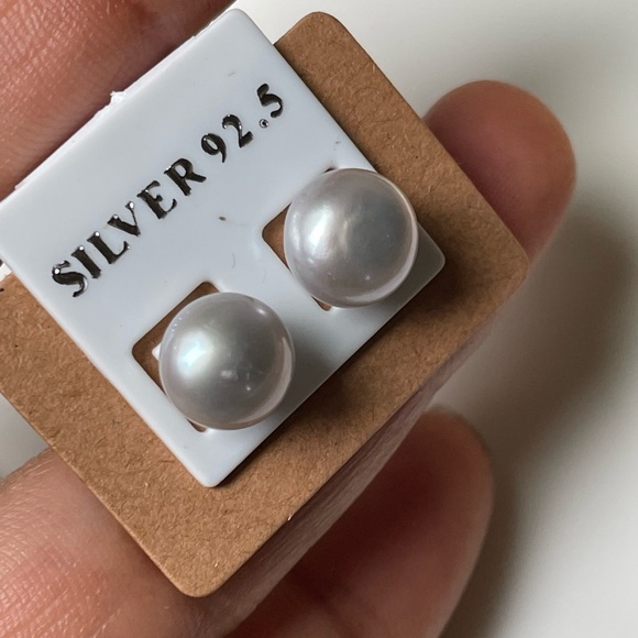 Grey Pearl Studs earrings in pure 925 Sterling silver!! Amazing Gift 🎁 - Picture 9 of 9